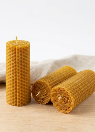 Vela de cera de abeja de 10x4cm 100% natural - 12 horas.