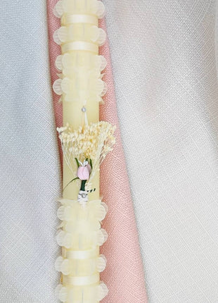 Vela de bautizo Cinta y flor (52 X 3,2 cm)